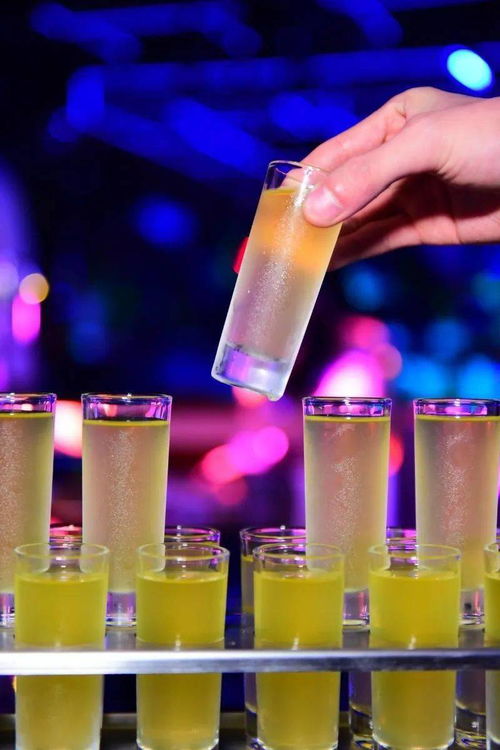 在辰色，捕捉实现快乐的一万种可能 微醺时刻的无限探索